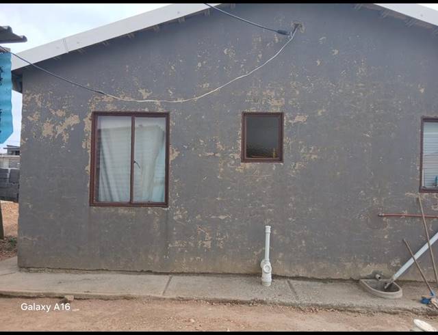 2 BEDROOM HOUSE FOR SALE IN BOTLENG EXT 4